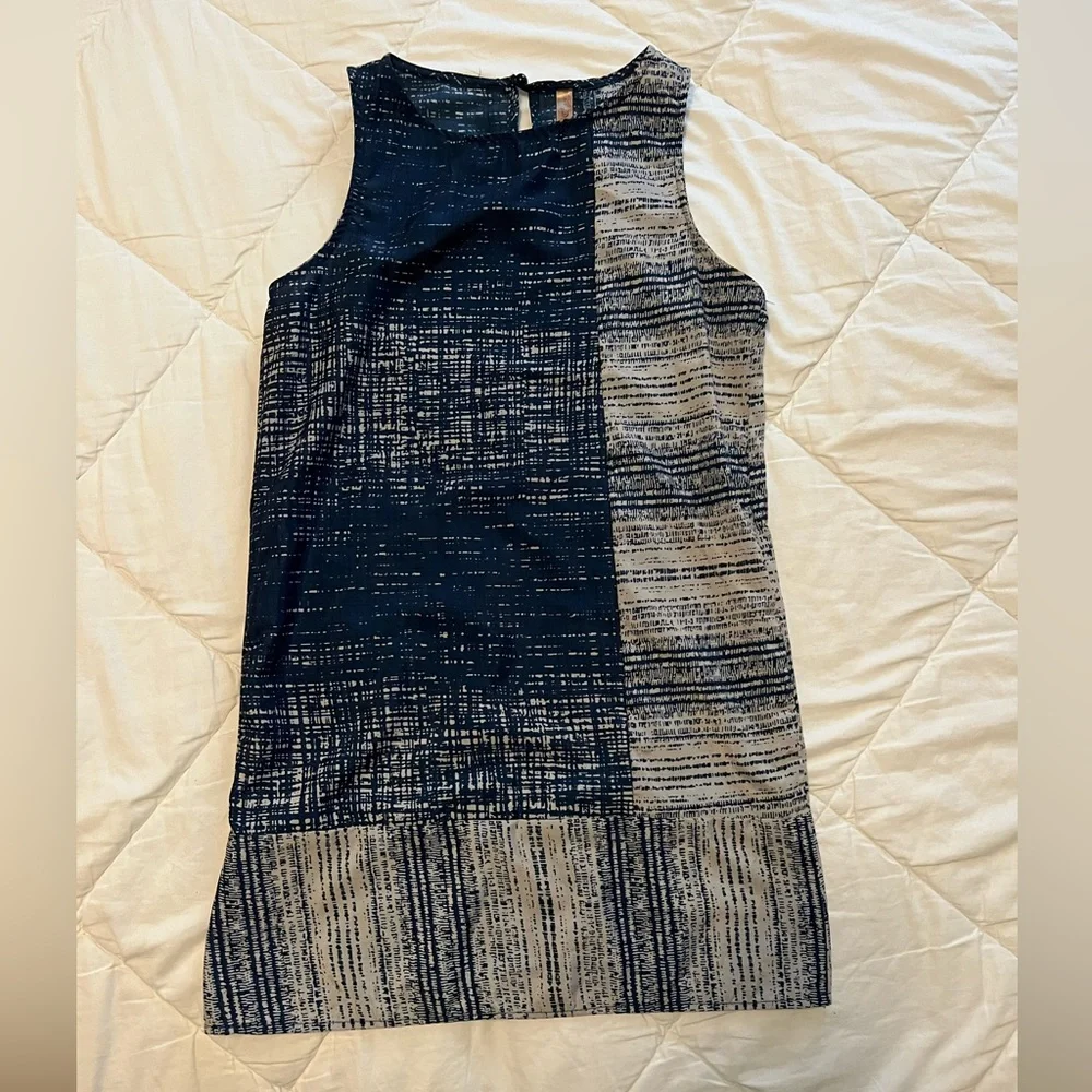 Sleeveless Tunic. Size S - Picture 1 of 3